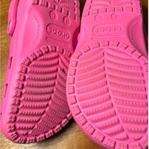 Crocs hot pink